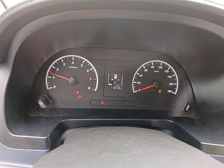 Фото 12 - Dongfeng Forthing Lingzhi M5