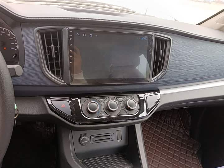 Фото 13 - Dongfeng Forthing Lingzhi M5