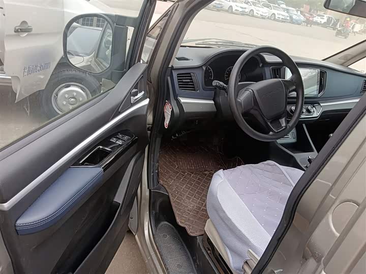 Фото 16 - Dongfeng Forthing Lingzhi M5