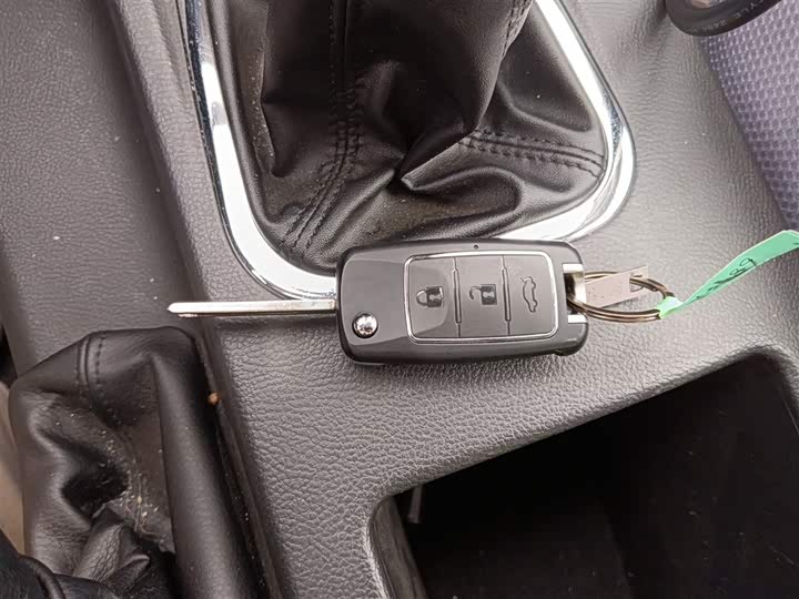 Фото 9 - Dongfeng Forthing Lingzhi M5