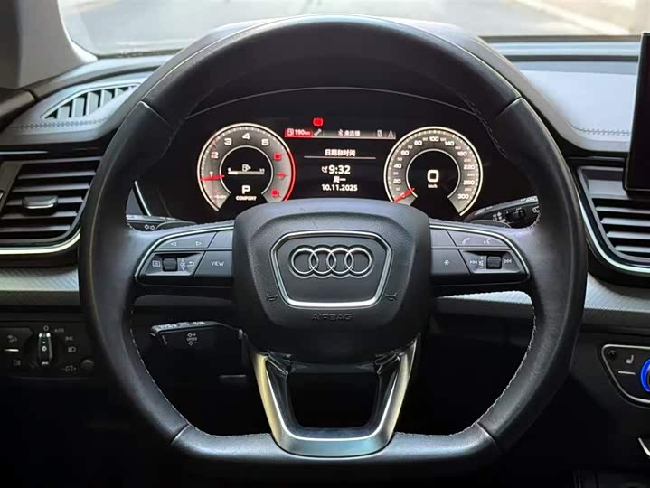 Фото 12 - Audi Q5L