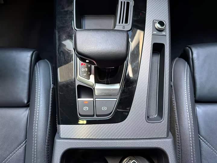 Фото 15 - Audi Q5L