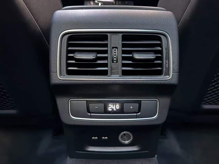 Фото 16 - Audi Q5L