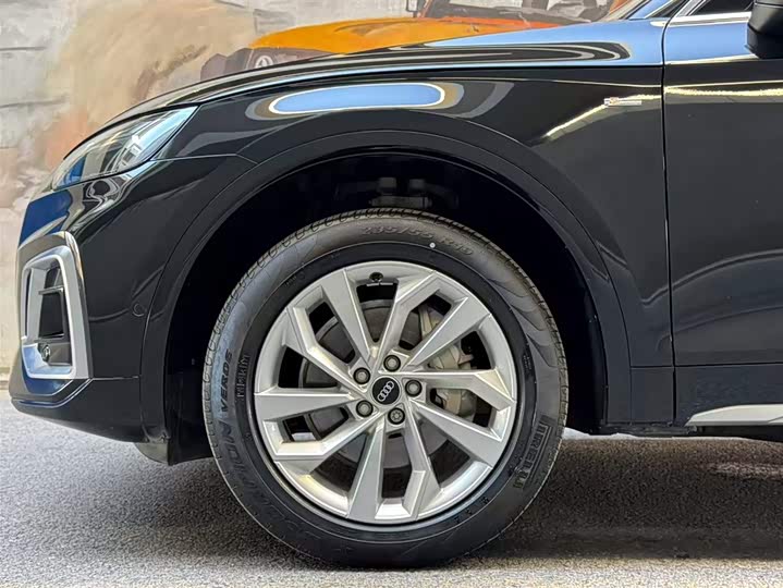 Фото 6 - Audi Q5L