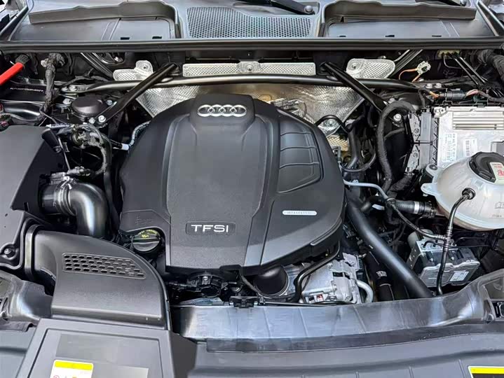 Фото 7 - Audi Q5L