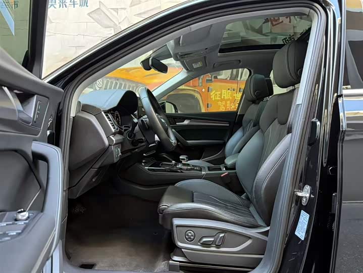 Фото 9 - Audi Q5L