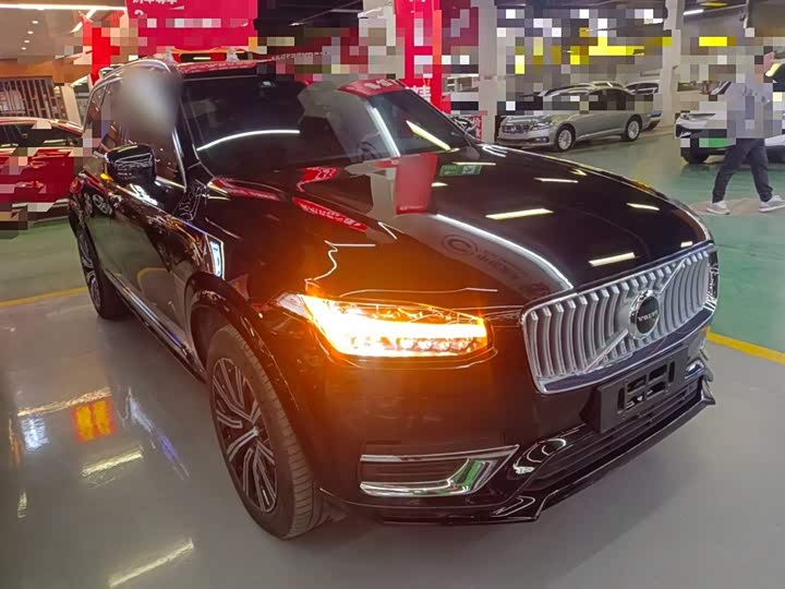 Фото 4 - Volvo XC90