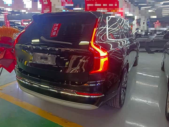 Фото 7 - Volvo XC90