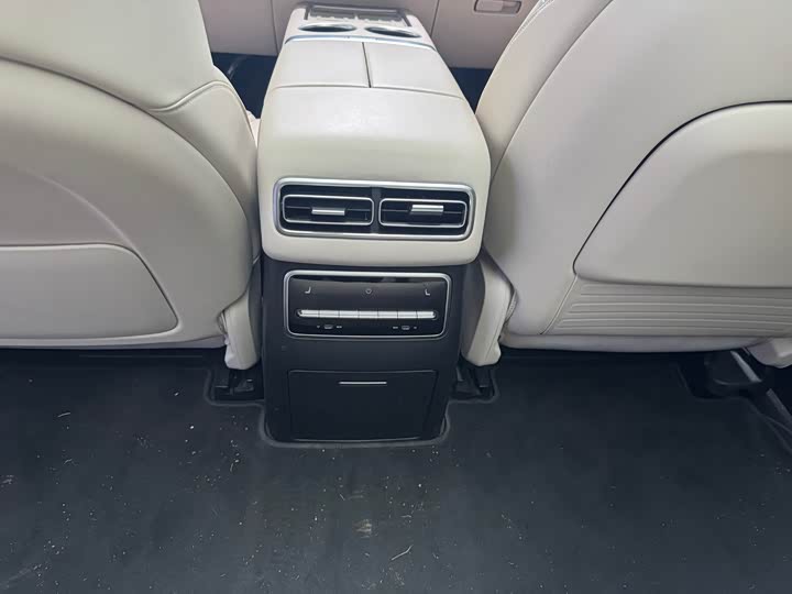 Фото 10 - LiXiang L7