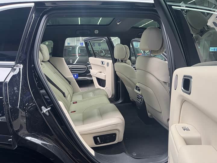 Фото 17 - LiXiang L7