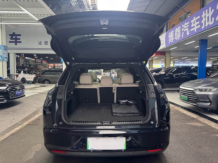 Фото 23 - LiXiang L7