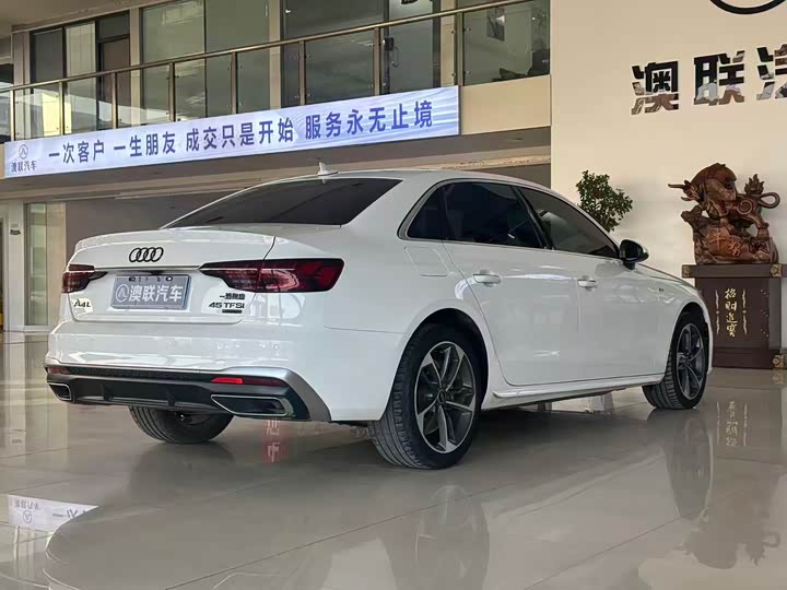 Фото 7 - Audi A4L