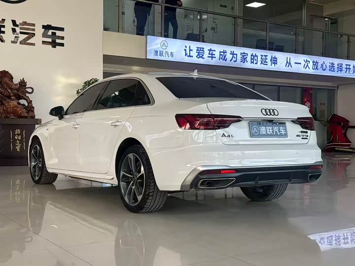 Фото 9 - Audi A4L