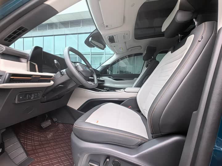 Фото 11 - Ford Edge