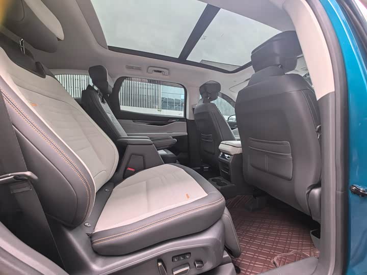 Фото 15 - Ford Edge