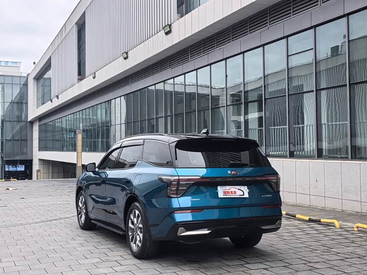 Фото 17 - Ford Edge