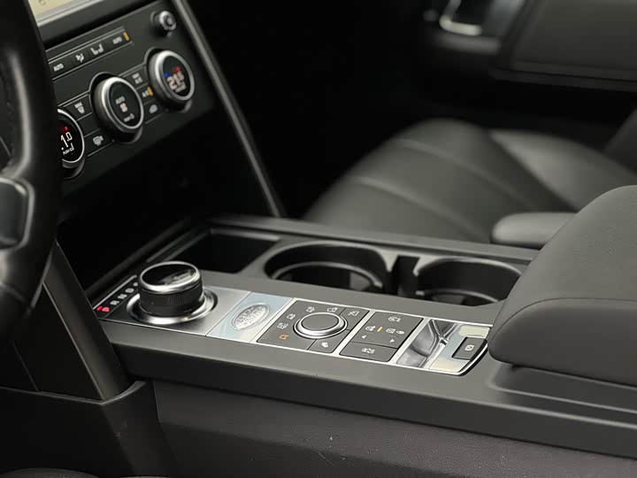 Фото 18 - Land Rover Discovery