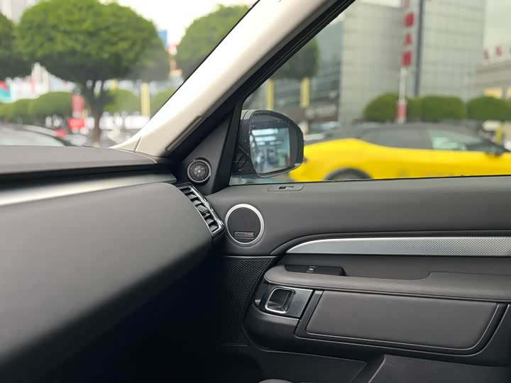 Фото 22 - Land Rover Discovery