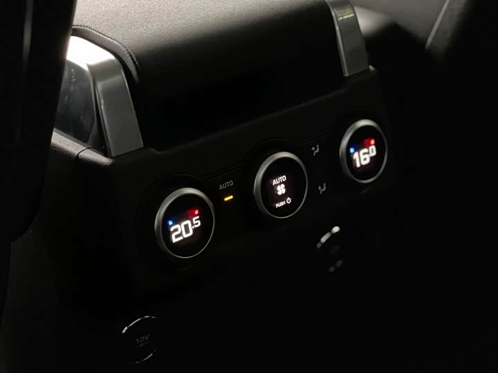 Фото 24 - Land Rover Discovery