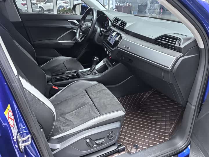 Фото 17 - Audi Q3