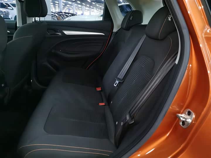 Фото 17 - Roewe RX3