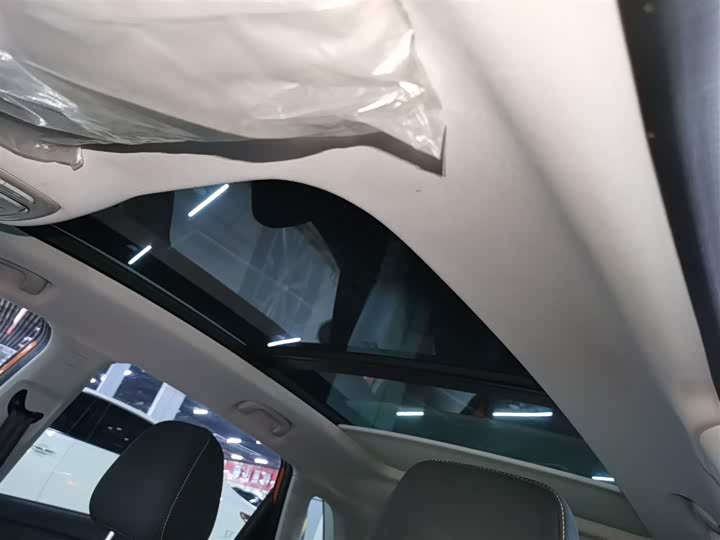 Фото 18 - Roewe RX3