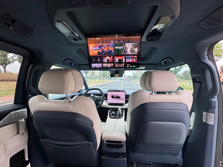 Фото 9 - Zeekr 009