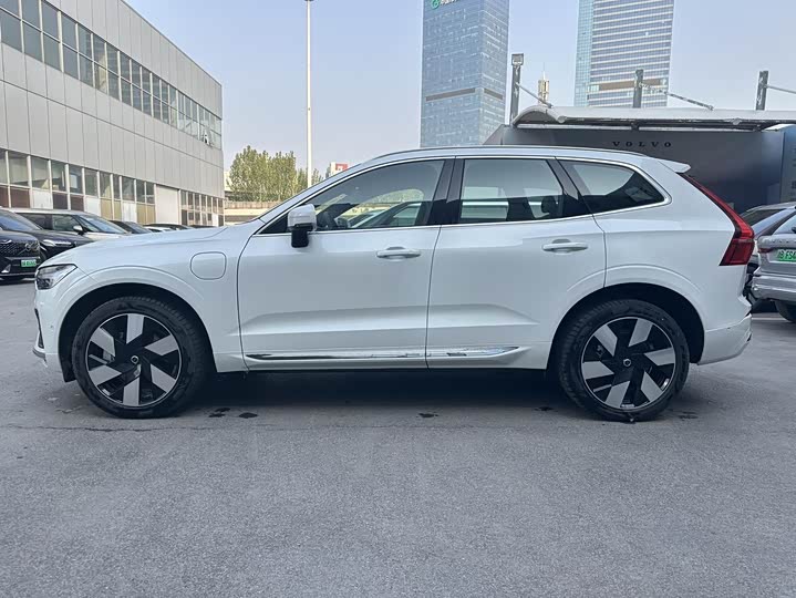 Фото 11 - Volvo XC60 Hybrid