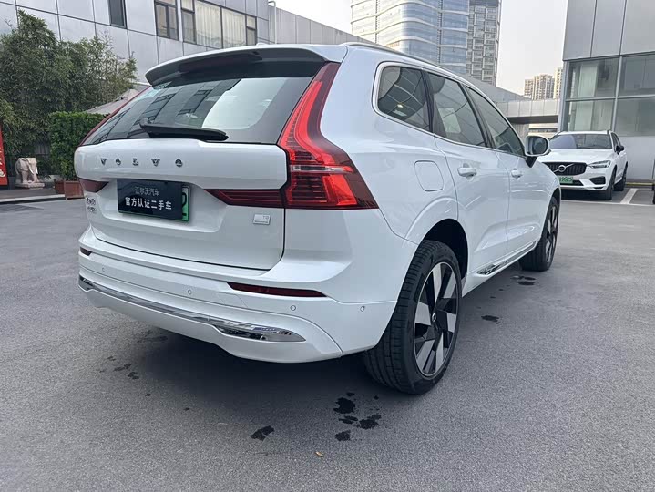 Фото 12 - Volvo XC60 Hybrid