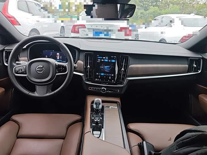Фото 16 - Volvo S90