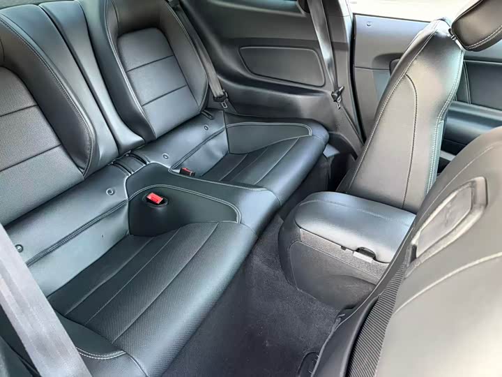 Фото 5 - Ford Mustang