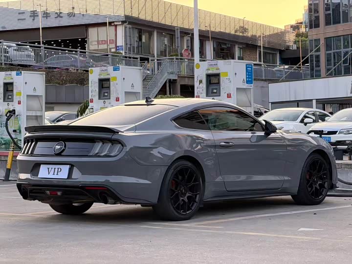 Фото 7 - Ford Mustang