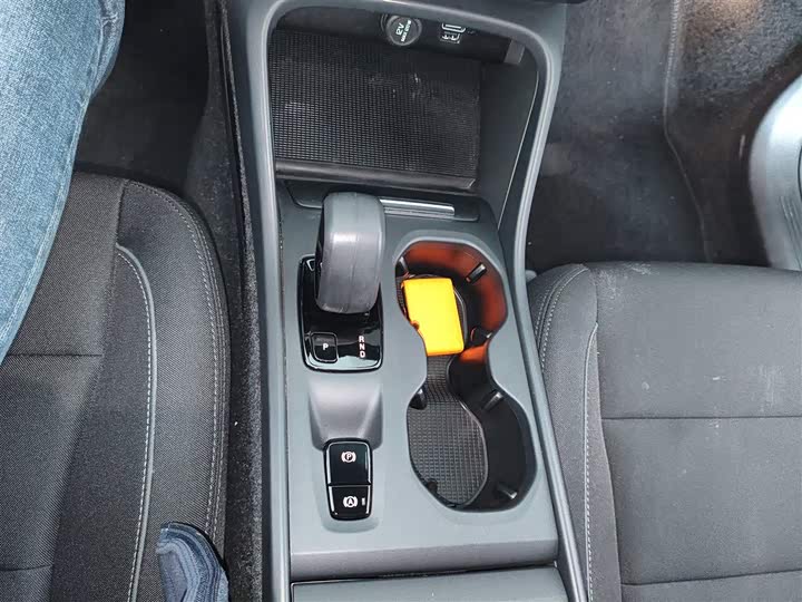 Фото 14 - Volvo XC40