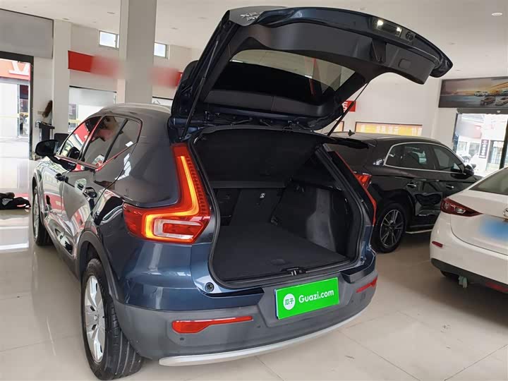 Фото 19 - Volvo XC40