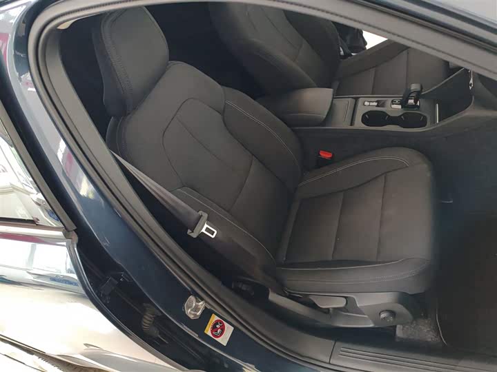 Фото 25 - Volvo XC40