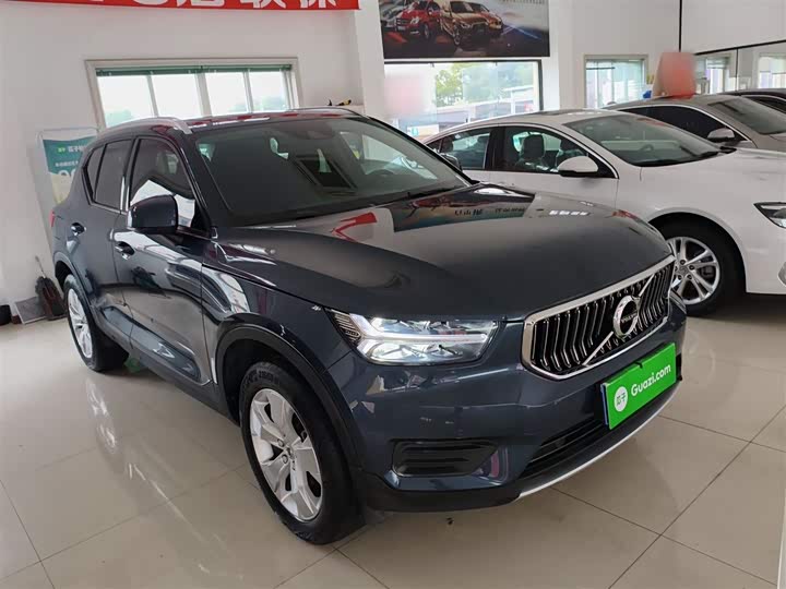 Фото 4 - Volvo XC40