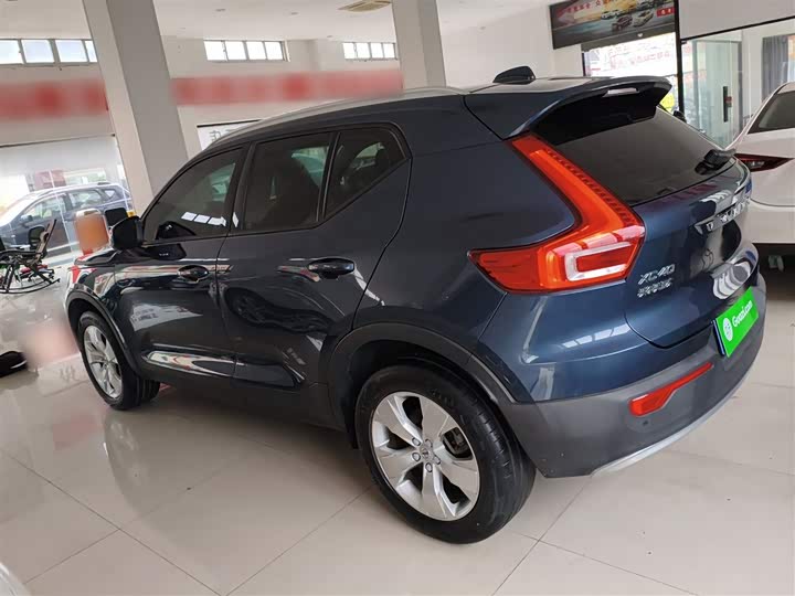 Фото 5 - Volvo XC40