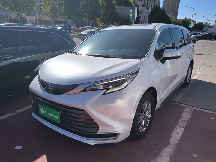 Фото 1 - Toyota Sienna