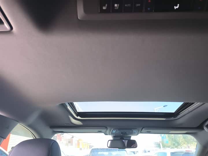 Фото 18 - Toyota Sienna