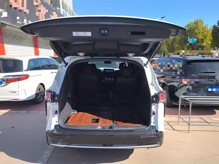 Фото 19 - Toyota Sienna