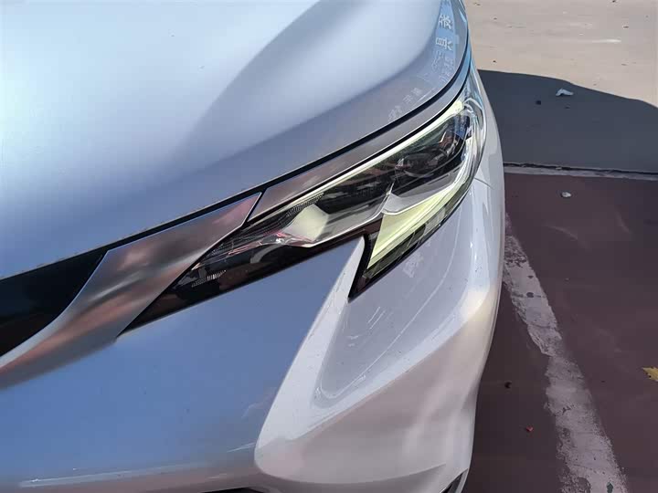 Фото 24 - Toyota Sienna