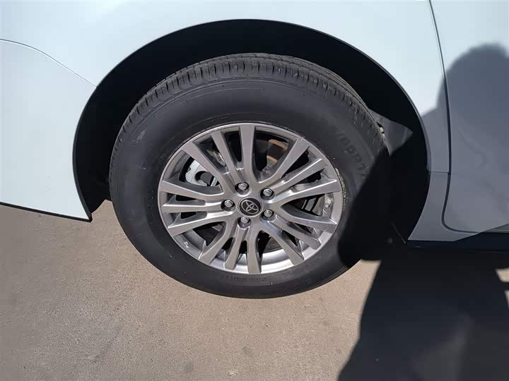 Фото 26 - Toyota Sienna