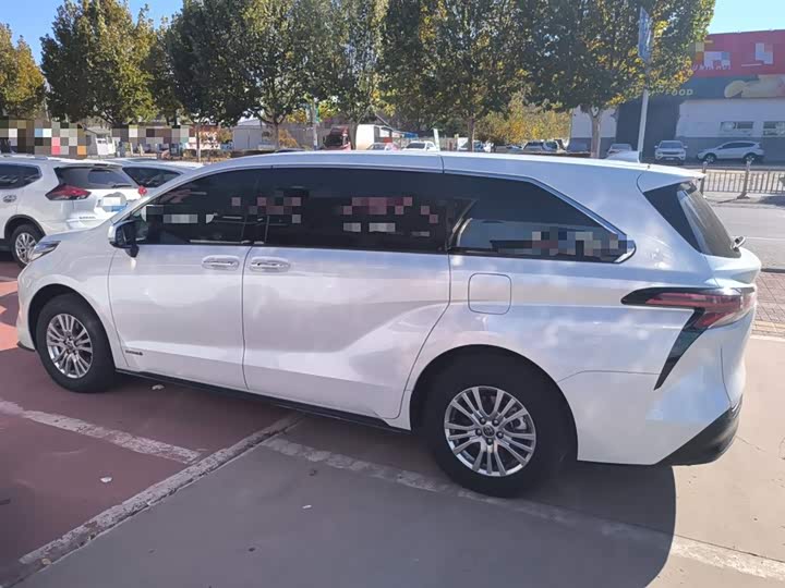 Фото 5 - Toyota Sienna