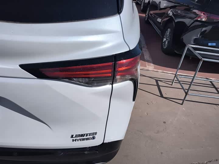 Фото 8 - Toyota Sienna