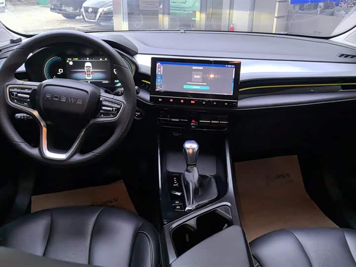 Фото 12 - Roewe i5