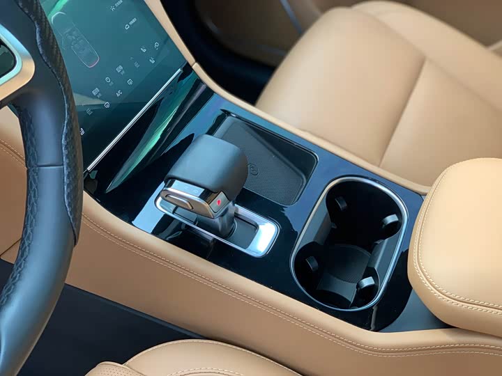 Фото 18 - LiXiang One