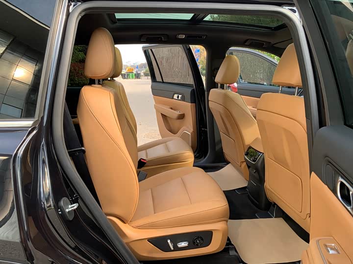 Фото 20 - LiXiang One