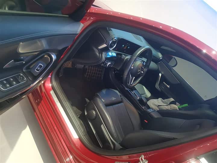 Фото 15 - Mercedes-Benz A-Class