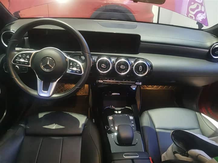 Фото 9 - Mercedes-Benz A-Class
