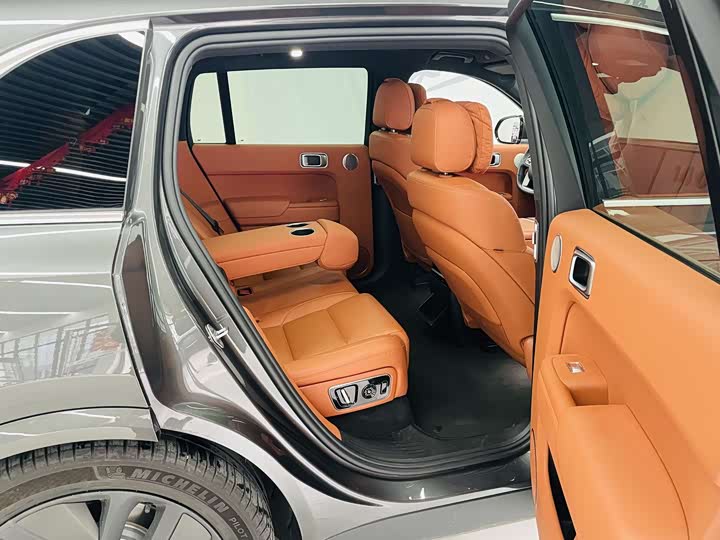 Фото 12 - LiXiang L7